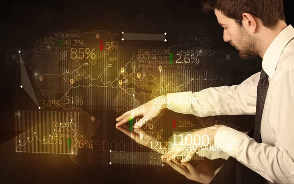 Hände navigieren auf intelligentem High-Tech-Tisch mit Business-Ikonen — Stockfoto