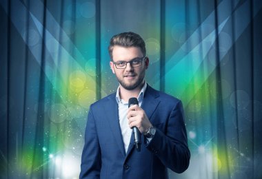 İşadamı holding mikrofon