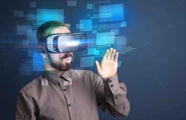 İşadamı ile sanal gerçeklik koruyucu gözlük