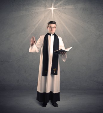 onun nimet veren genç rahip