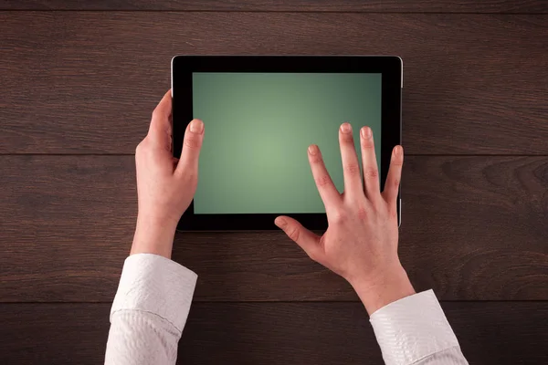Business mani che tengono tablet — Foto Stock