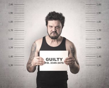 Gangster hapiste yakalandı