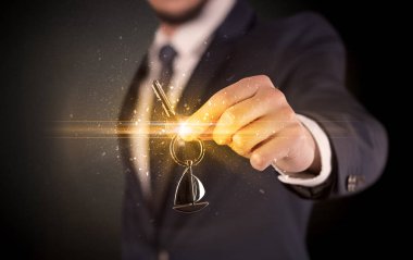 Anahtarları ver adam