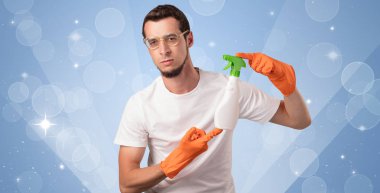 Erkek hizmetçiyle parlak bir geçmişi var.