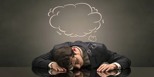 Üzletember, alszik, és álmodik a munkahelyen — Stock Fotó