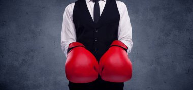 Boks iş takım elbiseli adamı