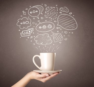 Çay bardağı tutan el