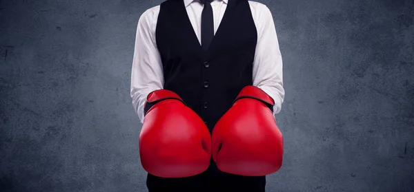 Boxning affärsman i kostym — Stockfoto
