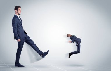 Genç işadamı patron tarafından ateş