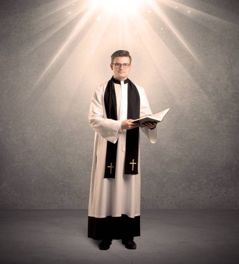 onun nimet veren genç rahip