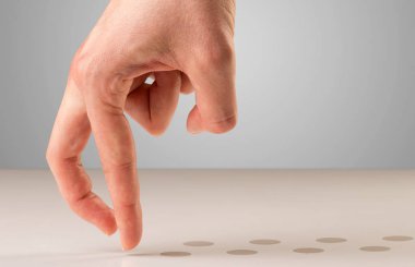 Yürüyen parmak kavramı