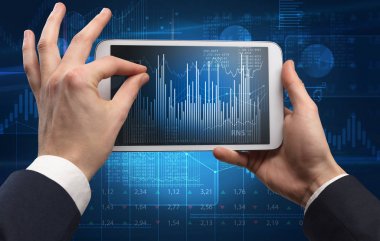 Tablet kullanma ve mali rapor kavramı kontrol el