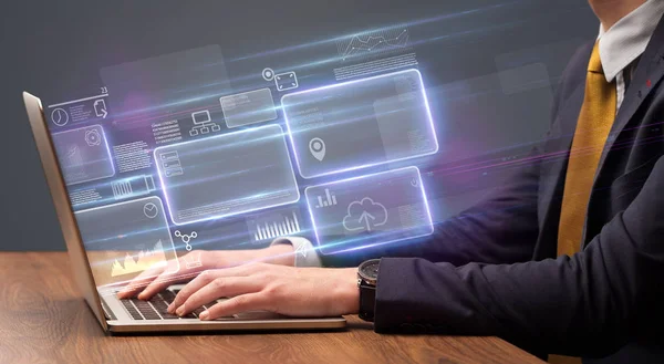 Hand typen op laptop met online finance management concept — Stockfoto