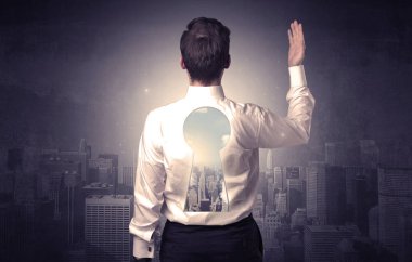 Keyhole sırt ile ayakta işadamı