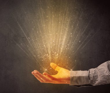 El tutma sarı ışık