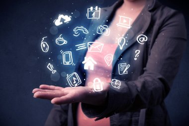 Kadın holding mavi uygulamaları