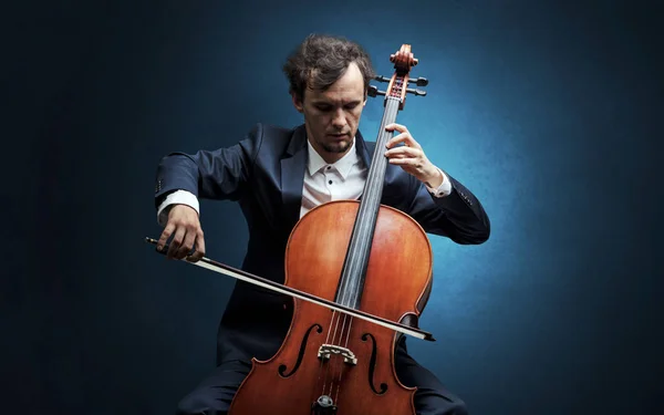 Cellist playing on instrument with empathy — Stock Photo, Image