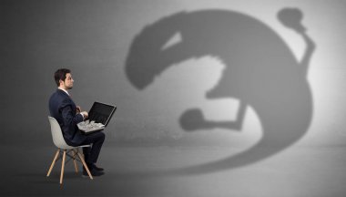 İşadamı pazarlık canavarı gölgeli