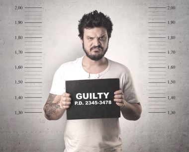 Gangster hapiste yakalandı