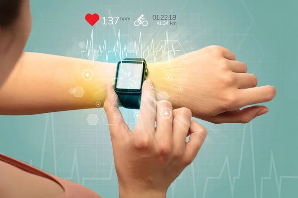 周期和 smartwatch 概念. — 图库照片