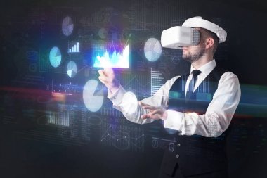 VR giyen adam grafikleri ve raporları ile koruyucu gözlük