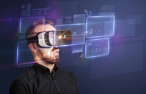 Podnikatel s virtuální realita brýle — Stock fotografie