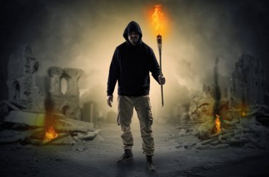 Flambeau bir felaket sahne kavramı yanan ile gelen adam
