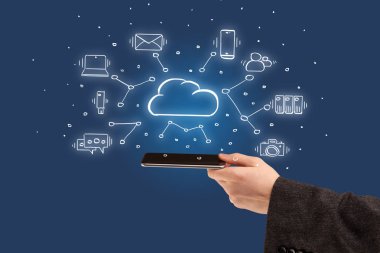 El telefon bulut teknoloji sistem konsepti ile çalışma