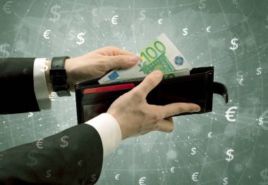 İşadamı el euro cüzdanından dışarı alır