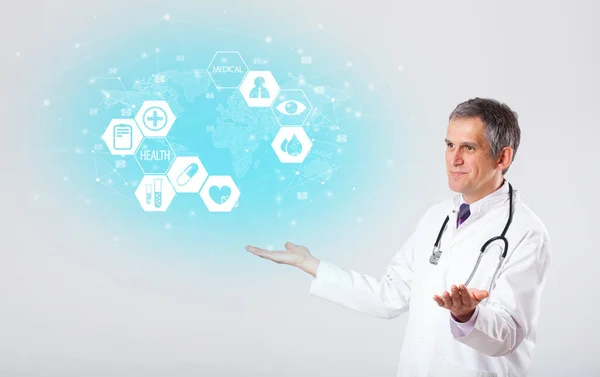 Professionele arts met medische concept — Stockfoto
