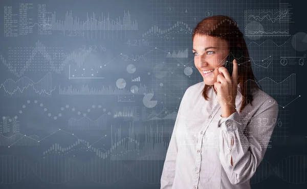 Persona hablando por teléfono con gráfico e informe en primer plano — Foto de Stock