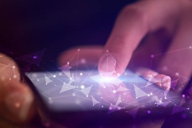İnsan ağı konsepti ile telefon dokunmak parmak