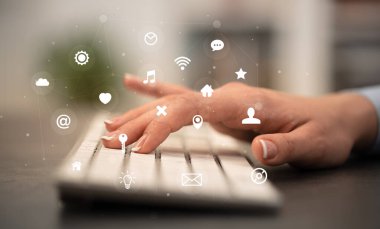 Klavye uygulama simgeleri ile yazarak el