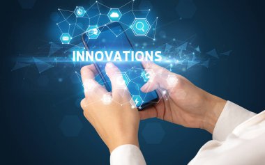 Teknoloji kavramına sahip akıllı telefon kullanımı