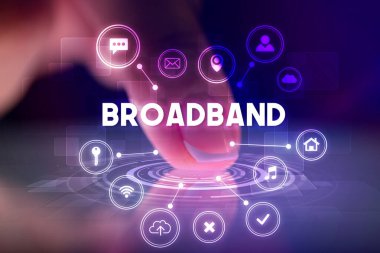 Web teknolojisi simgeleriyle tablete dokunmak