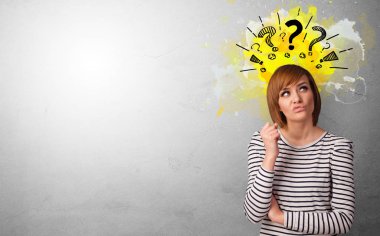 Soru işaretleri olan iş adamı