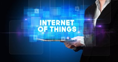 Tablet tutan kişi, teknoloji konsepti