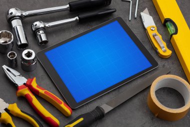 Tablet araçlar ve kılavuz ekran konsepti ile