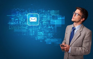 Posta kavramı ile telefon kullanan kişi