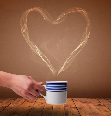 Sıcak sıcak bir içecek.