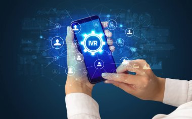 Teknoloji kavramına sahip akıllı telefon kullanımı