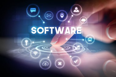 Web teknolojisi simgeleriyle tablete dokunmak