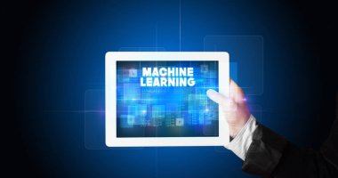 Tablet tutan kişi, teknoloji konsepti