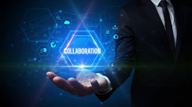 Toplumsal yazıyı tutan adam.