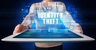 Tablet tutan kişi, güvenlik kavramı