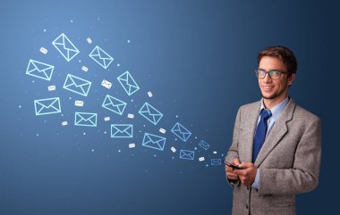 Telefonunuzun ve posta kavramı ile işadamı