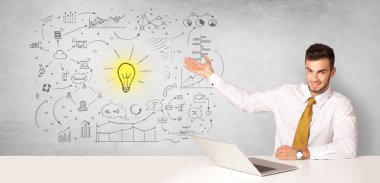 Yeni fikir konsepti ile iş adamı