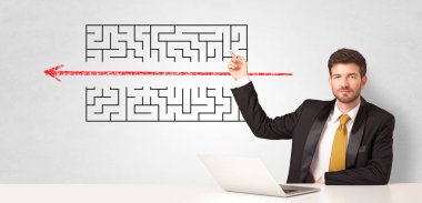 Labirent sunan işadamı