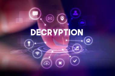 Web teknolojisi simgeleriyle tablete dokunmak