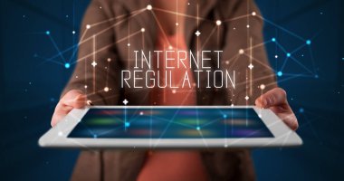 Tablet tutan kişi, güvenlik kavramı